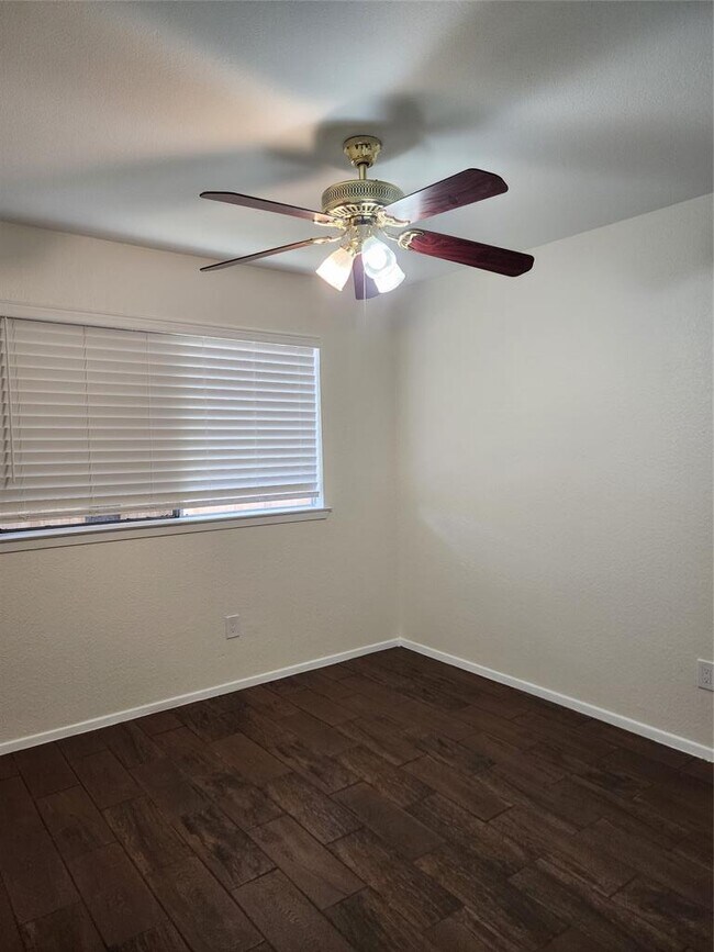 Building Photo - 502 Burlwood Ct