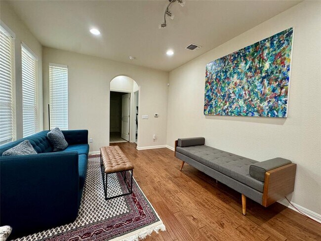 Building Photo - 5904 Baythorne Dr