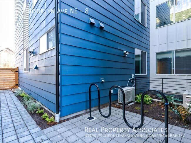 Building Photo - 5257 Brooklyn Ave NE