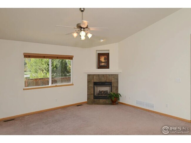 Building Photo - 385 Blue Azurite Ave