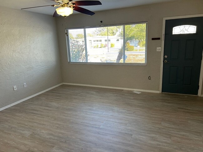 Building Photo - Single Family Home