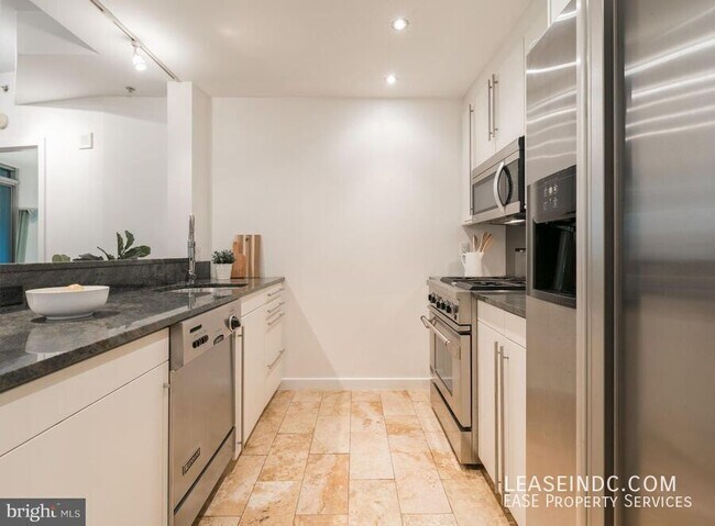 Building Photo - 1300 13th St NW