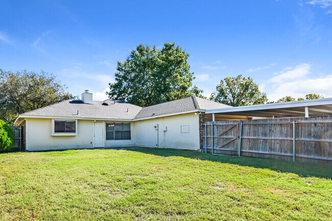 Building Photo - 4017 Dorchester Dr
