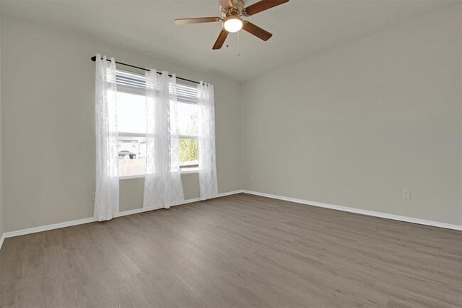 Building Photo - 126 Texas Thistle
