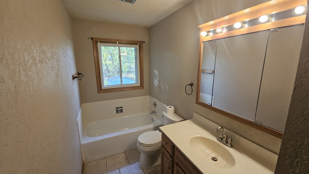 Building Photo - 3626 Keymeer Dr