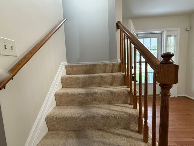 Building Photo - 2788 Pinewood Dr