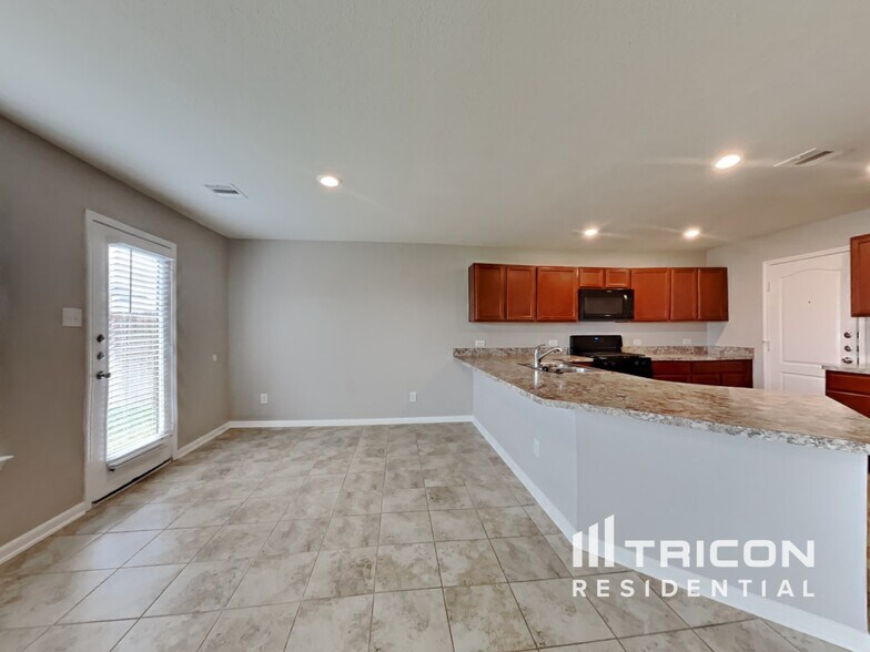 Building Photo - 5342 Castle Discordia St