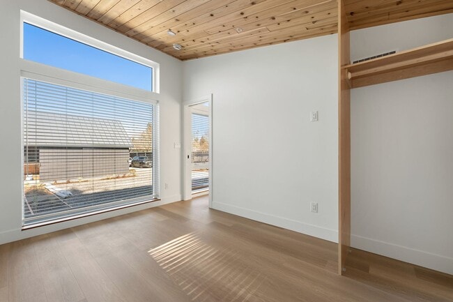 Building Photo - Morris Street Commons Modualr Living! 2/1