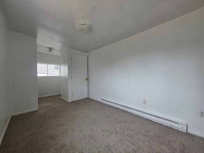 Building Photo - 1155-MHH1155 N 1st St