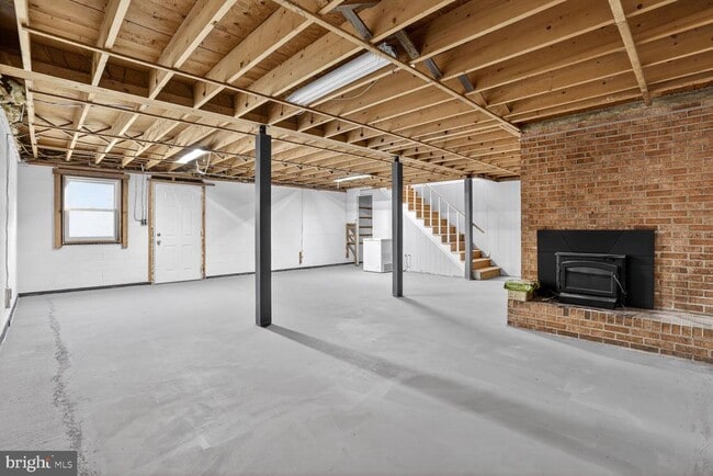 Building Photo - 10160 Dahlgren Rd