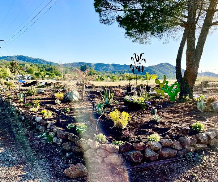 Building Photo - 300 Grace Ln