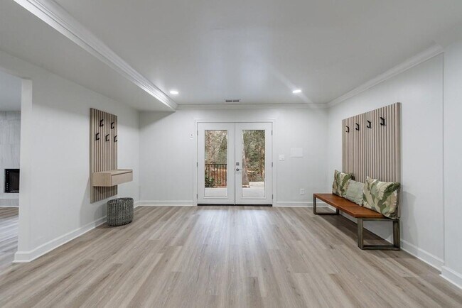 Building Photo - 459 Atlanta Country Club Dr