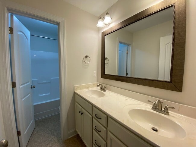Building Photo - 5BR + # Full Bath Home in The Retreat at B...