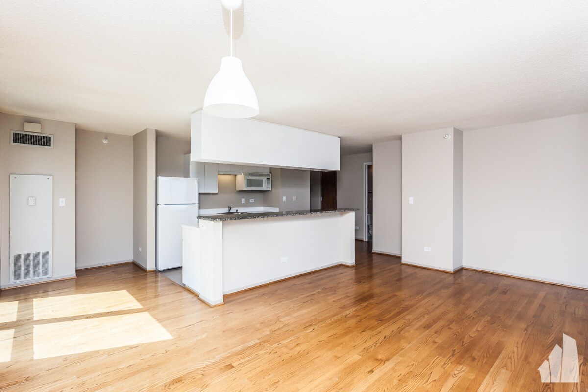 Building Photo - 2 E Erie St