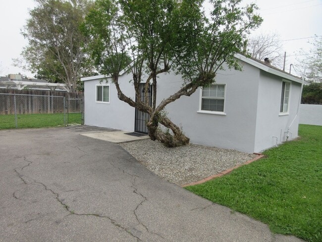 Reduced PRICE!!! Adorable renovated Guest... - Reduced PRICE!!!  Adorable renovated Guest...