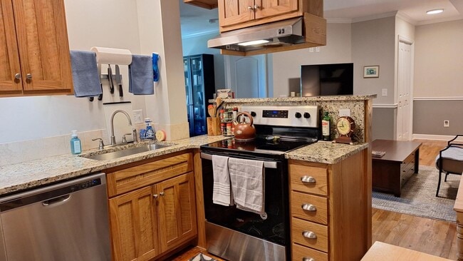 Building Photo - 23 E Second St - Apartment 2