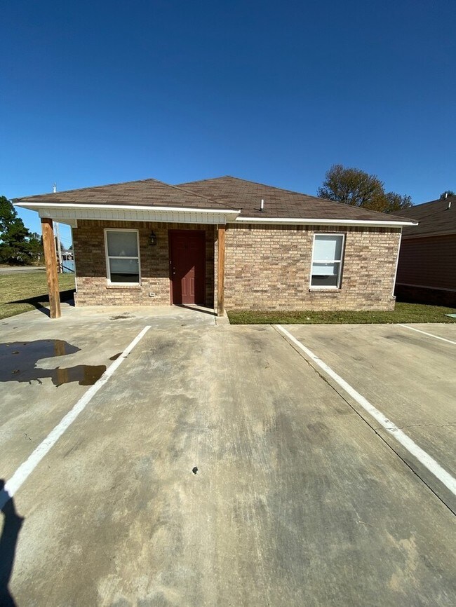 Primary Photo - 12820 Hwy 217
