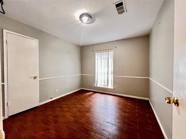 Building Photo - 13819 Wickersham Ln
