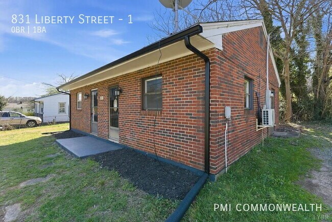Building Photo - 831 Liberty St
