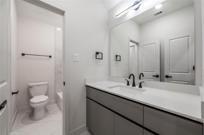 Building Photo - 8122 Corinth St