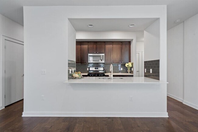 Building Photo - 8940 Parker Ranch Cir