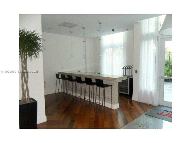 Building Photo - 234 NE 3rd St