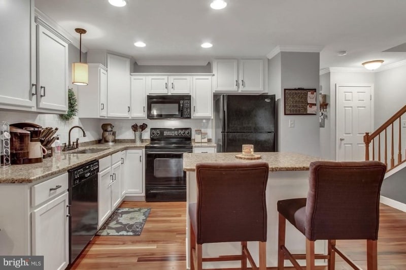 Building Photo - 788 Sylvan Rd