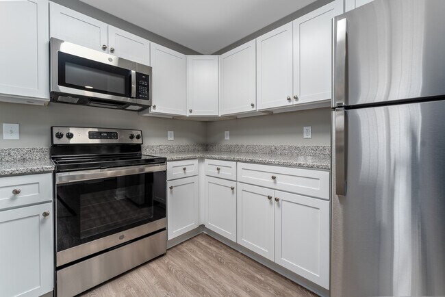 Kitchen - Stella's Place Apartments