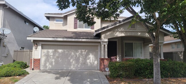 Primary Photo - Natomas Park 5 bedroom 3 full bath home av...