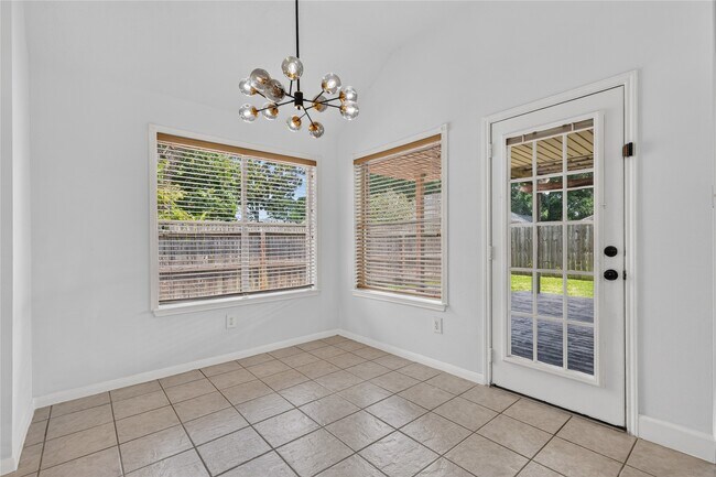 Building Photo - 7206 Glen Rosa Dr