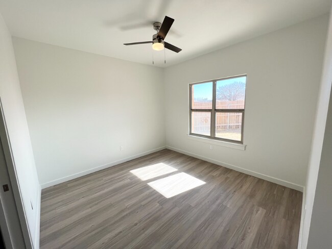 Building Photo - 5527 Itasca St