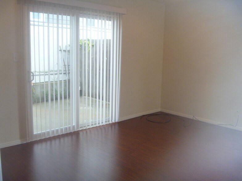 Building Photo - 808 Garnet St