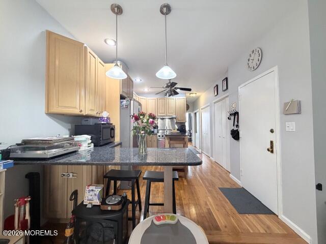 Building Photo - 58 Monroe St