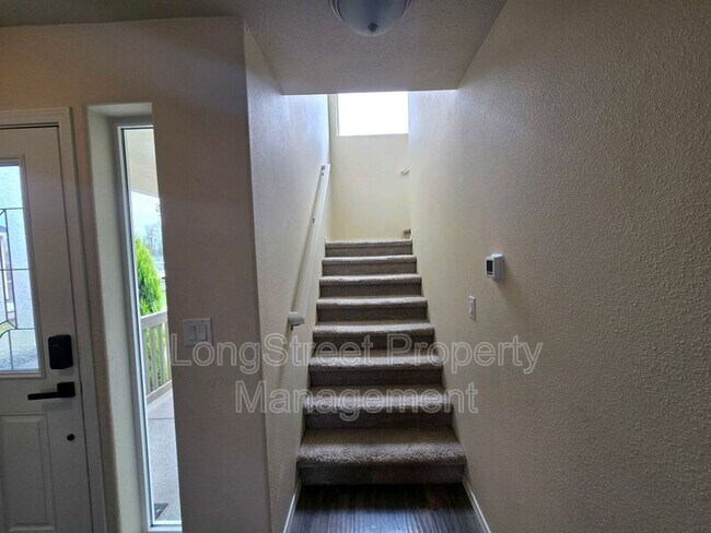 Building Photo - 4437 Creel Ave