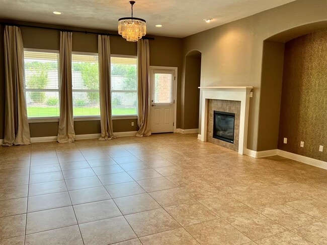 Building Photo - 8712 Vantage Point Dr