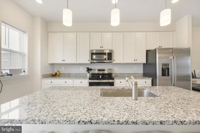 Building Photo - 51 Short Br Dr