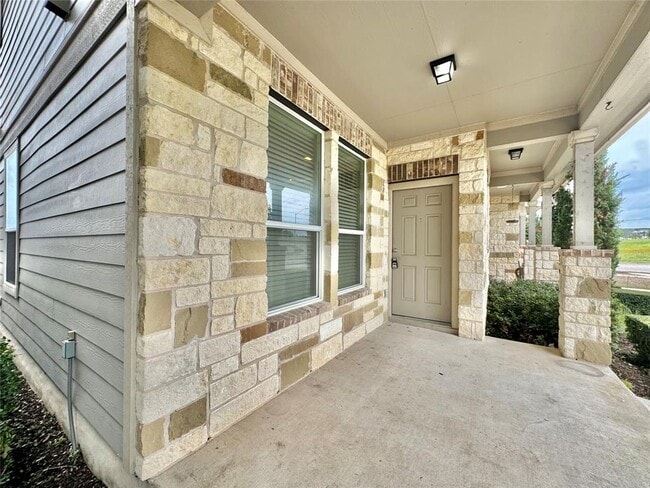 Building Photo - 407 Katmai Cir