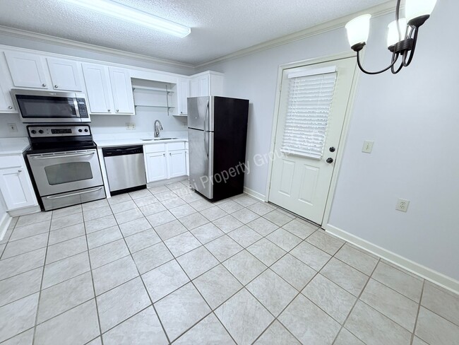 Building Photo - 2BR/2.5BA FOR RENT