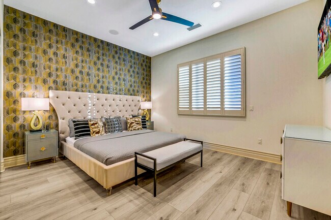 Building Photo - 41370 Sparkey Way