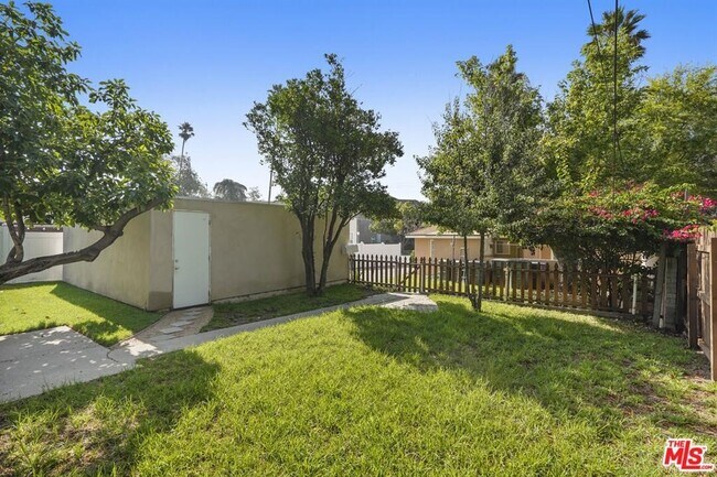 Building Photo - 1455 E Elizabeth St