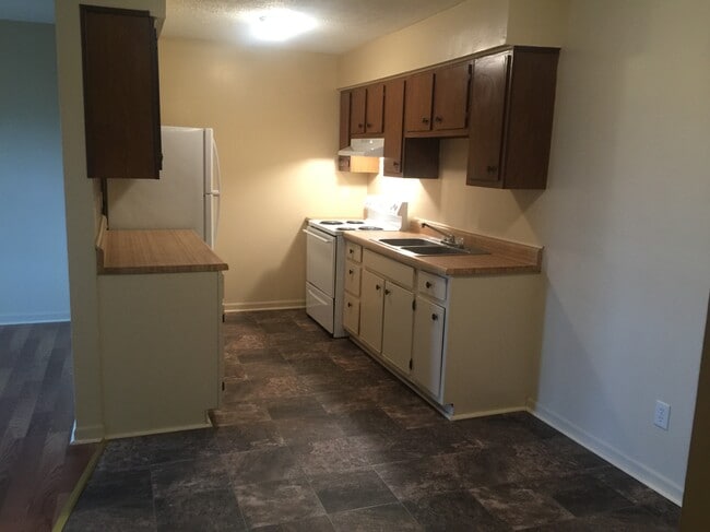 Building Photo - Robinwood Apartments