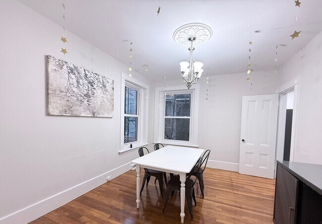 Building Photo - 91 Walnut St