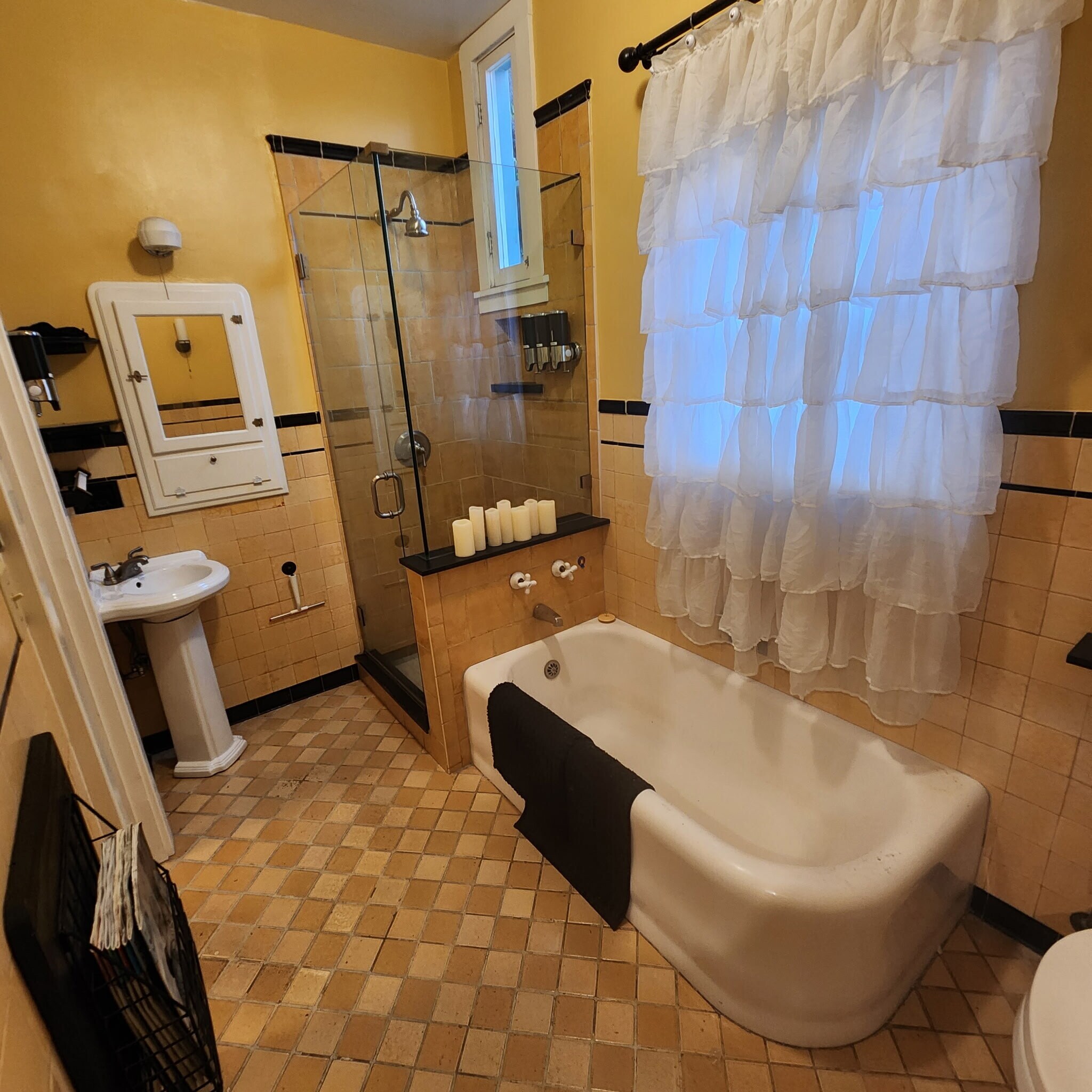 Building Photo - 459 Boulevard Way