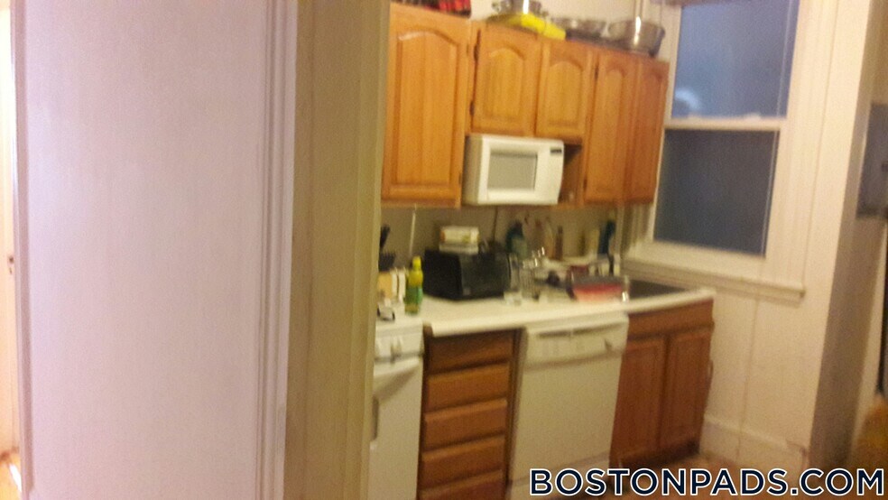 Building Photo - 35 Brookline St