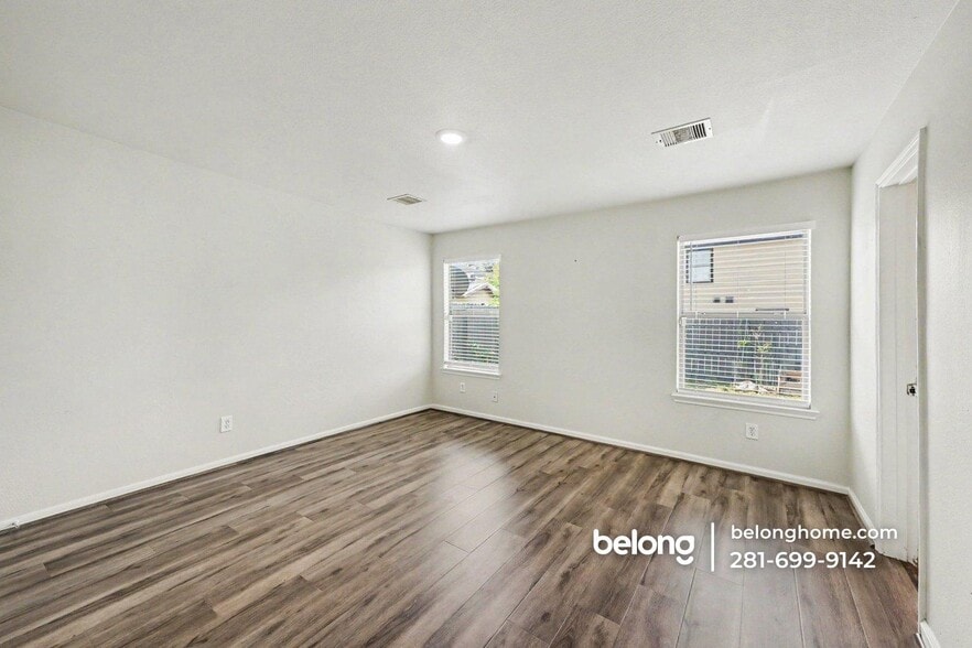 Building Photo - 20739 Dickinson Manor Ln