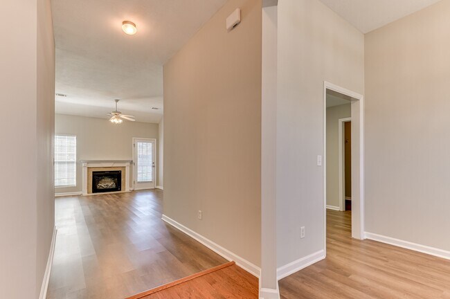 Building Photo - 536 Stirling Bridge Rd