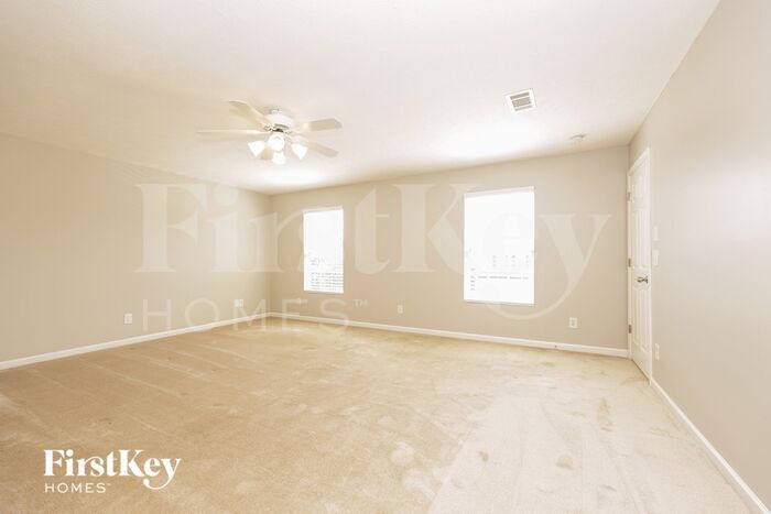 Building Photo - 420 Creek Oak Dr