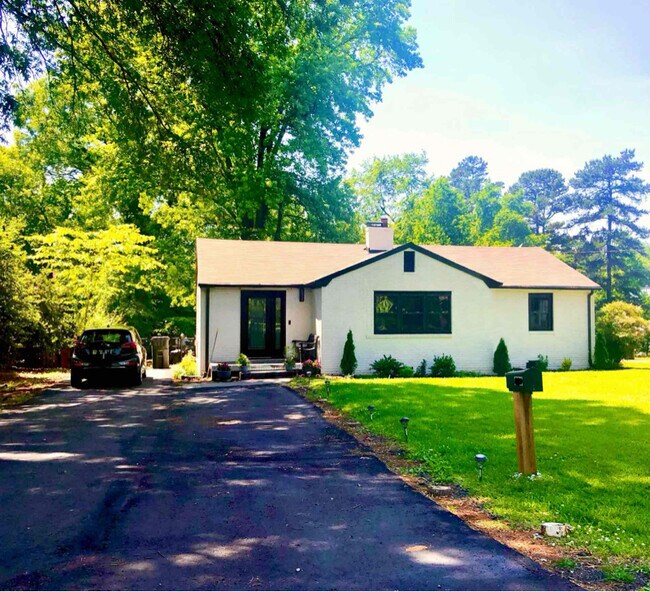 Building Photo - 916 Garringer Pl