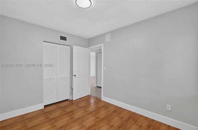 Building Photo - 14013 SW 90th Ave