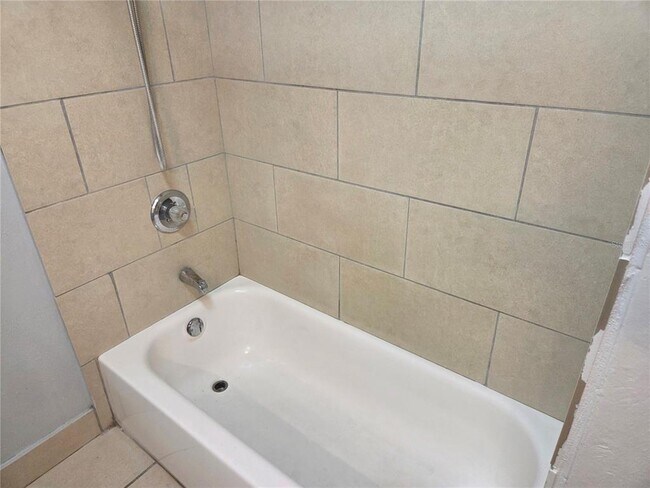 Building Photo - 4003 Woodfern Dr